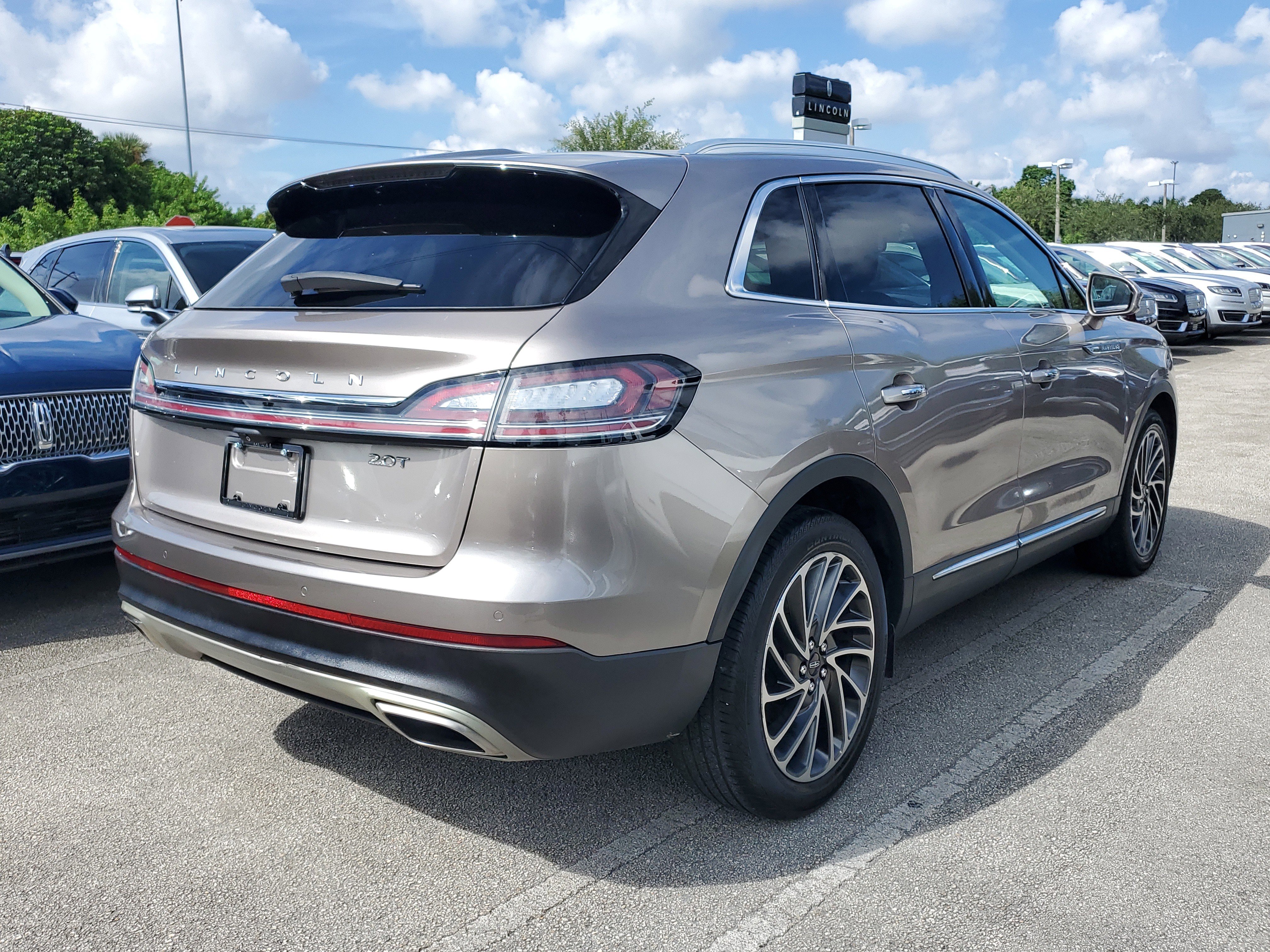 Certified 2020 Lincoln Nautilus Reserve image 6