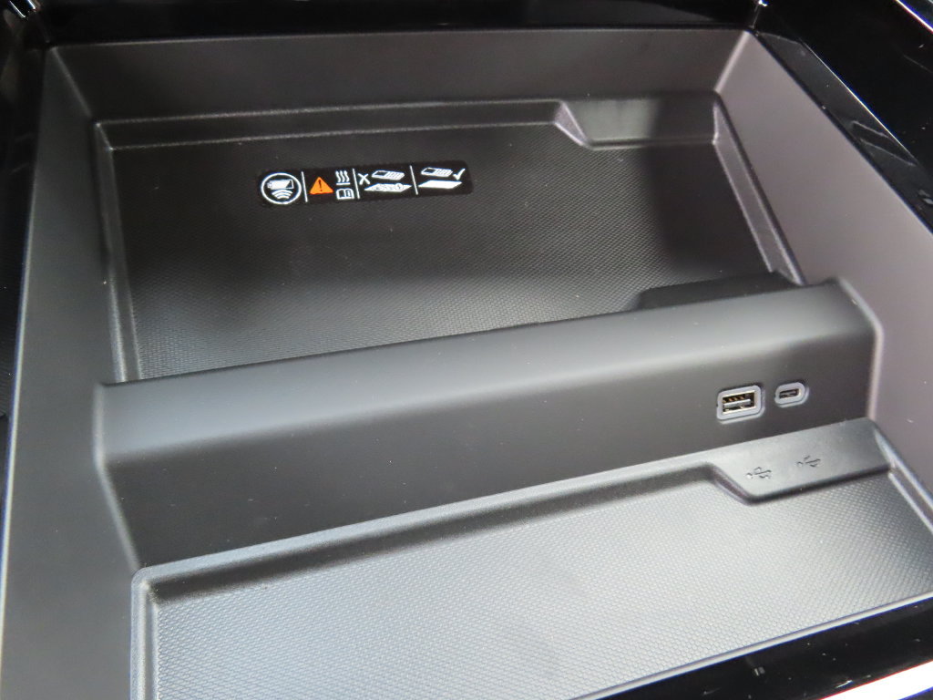 New 2027 Chevrolet Suburban Z71 w/ Z71 Off-Road Package AWD/4WD image 12