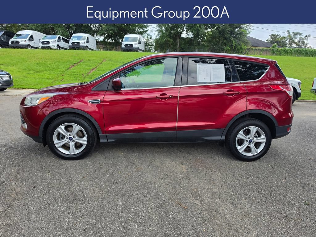 Used 2015 Ford Escape SE FWD image 2