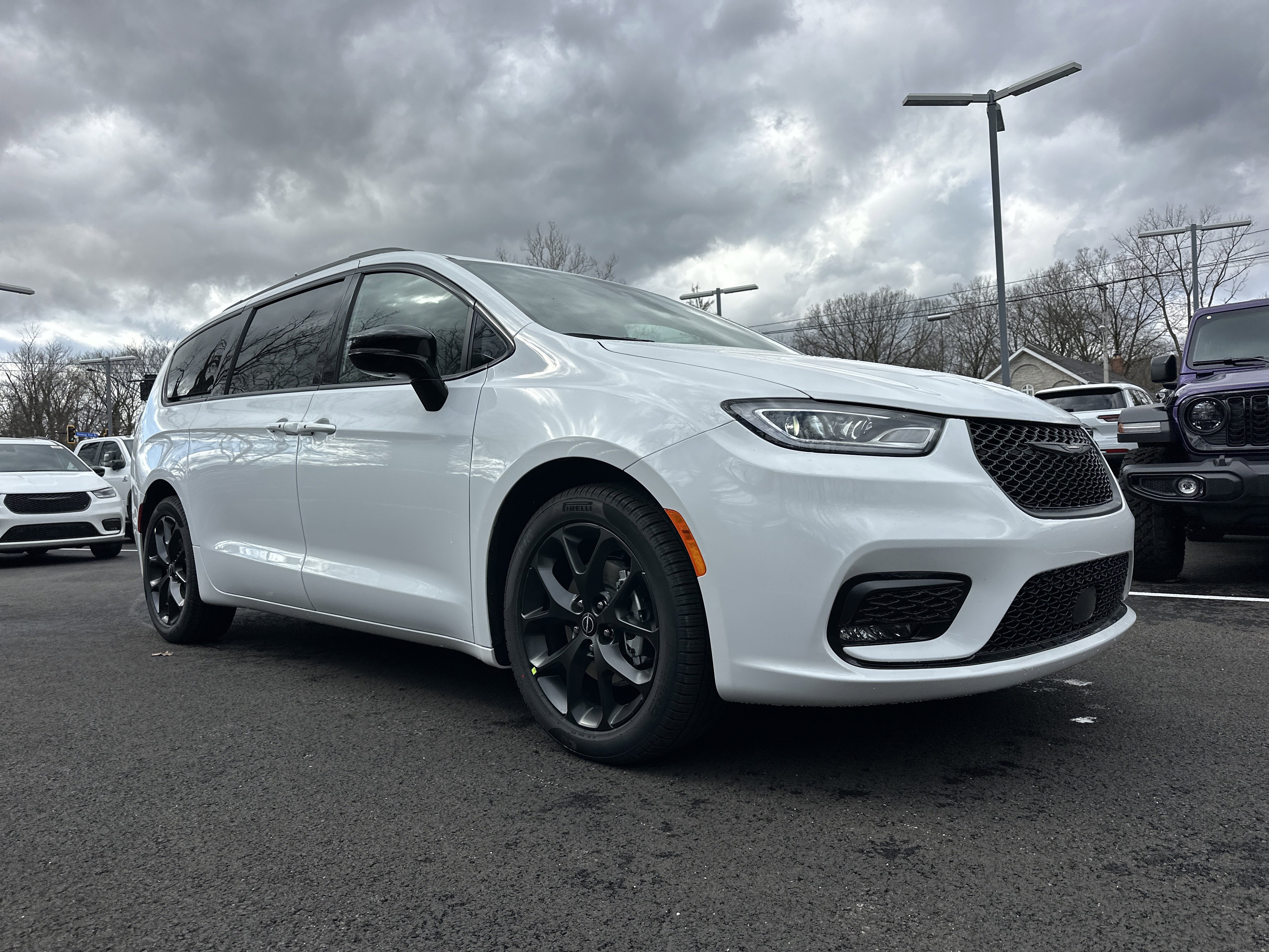 New 2026 Chrysler Pacifica Limited w/ S Appearance Package FWD image 23