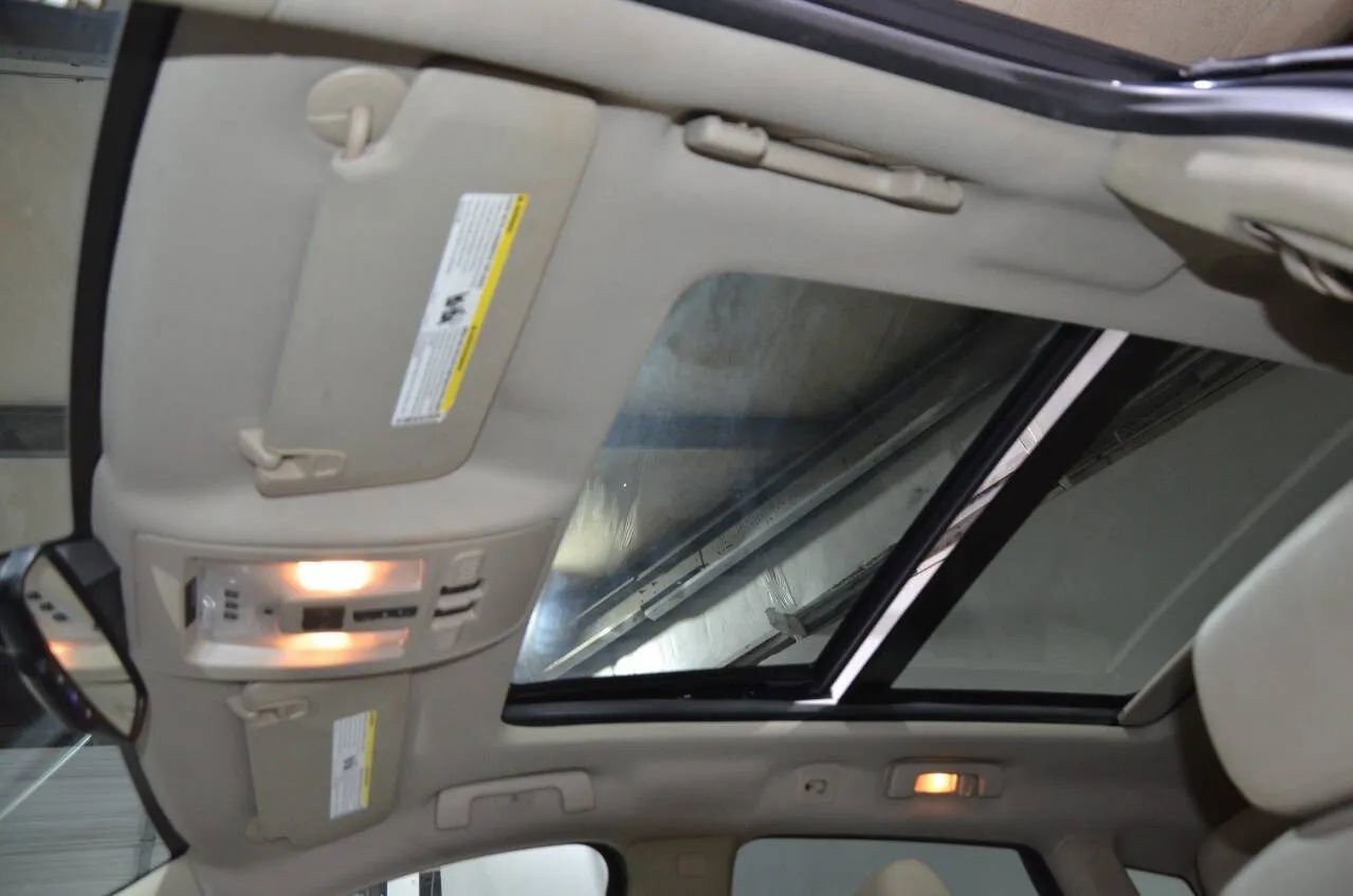 Used 2016 Cadillac SRX Luxury w/ Driver Awareness Package image 24