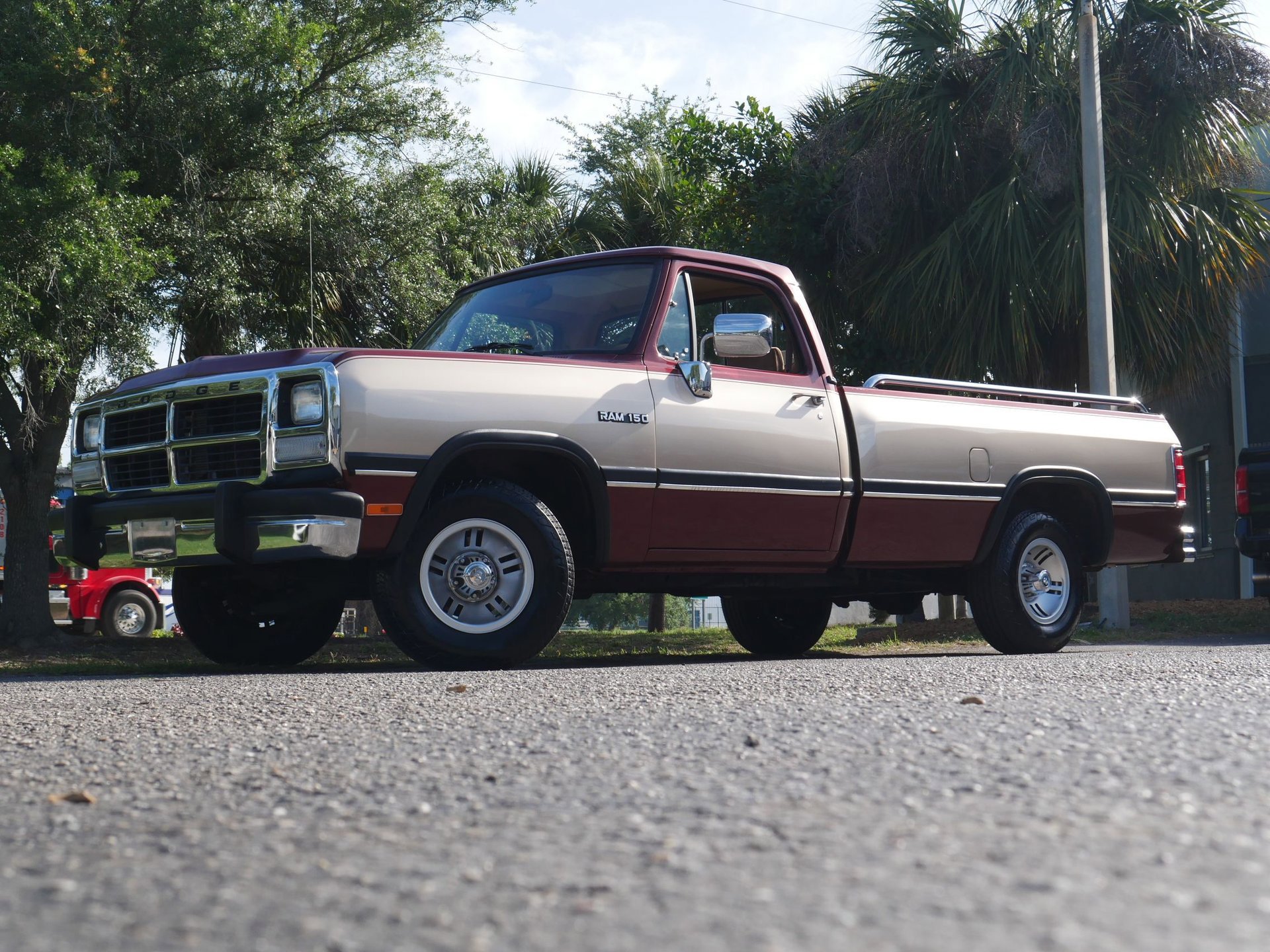 Used 1992 Dodge D/W Truck 150 RWD image 9