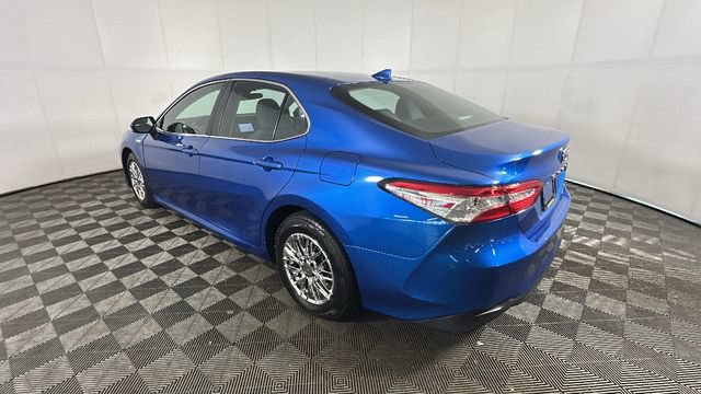 Used 2020 Toyota Camry LE FWD image 4