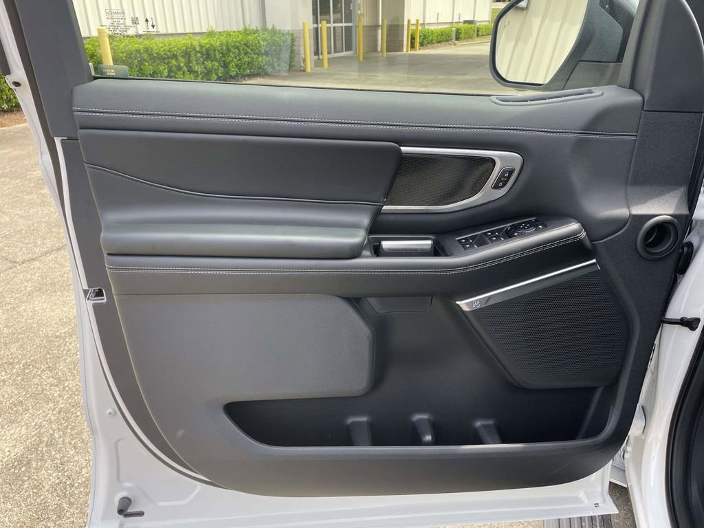 New 2025 Ford Expedition Platinum w/ Stealth Appearance Package image 15