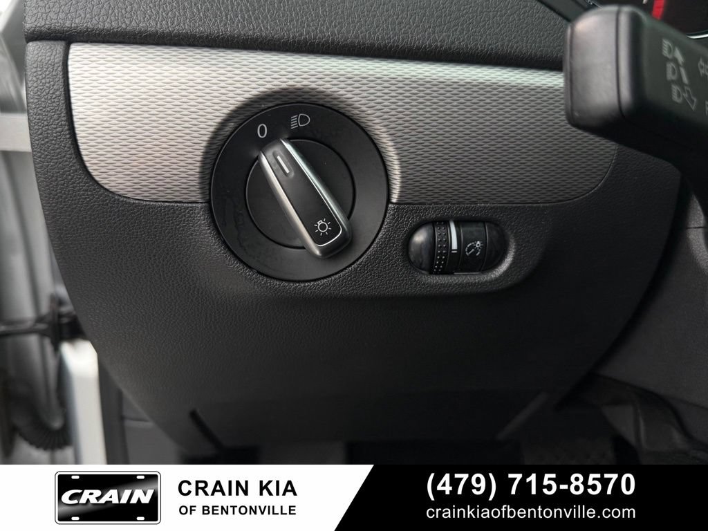 Used 2015 Volkswagen Jetta SE FWD image 12