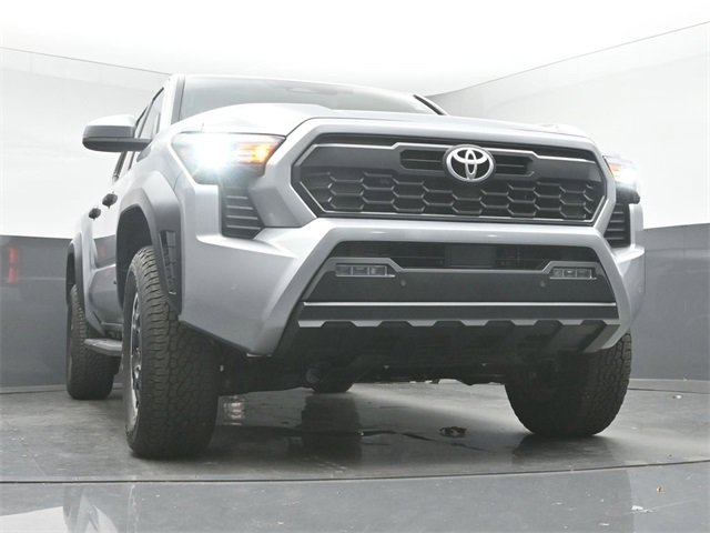 Used 2024 Toyota Tacoma TRD Off-Road image 30