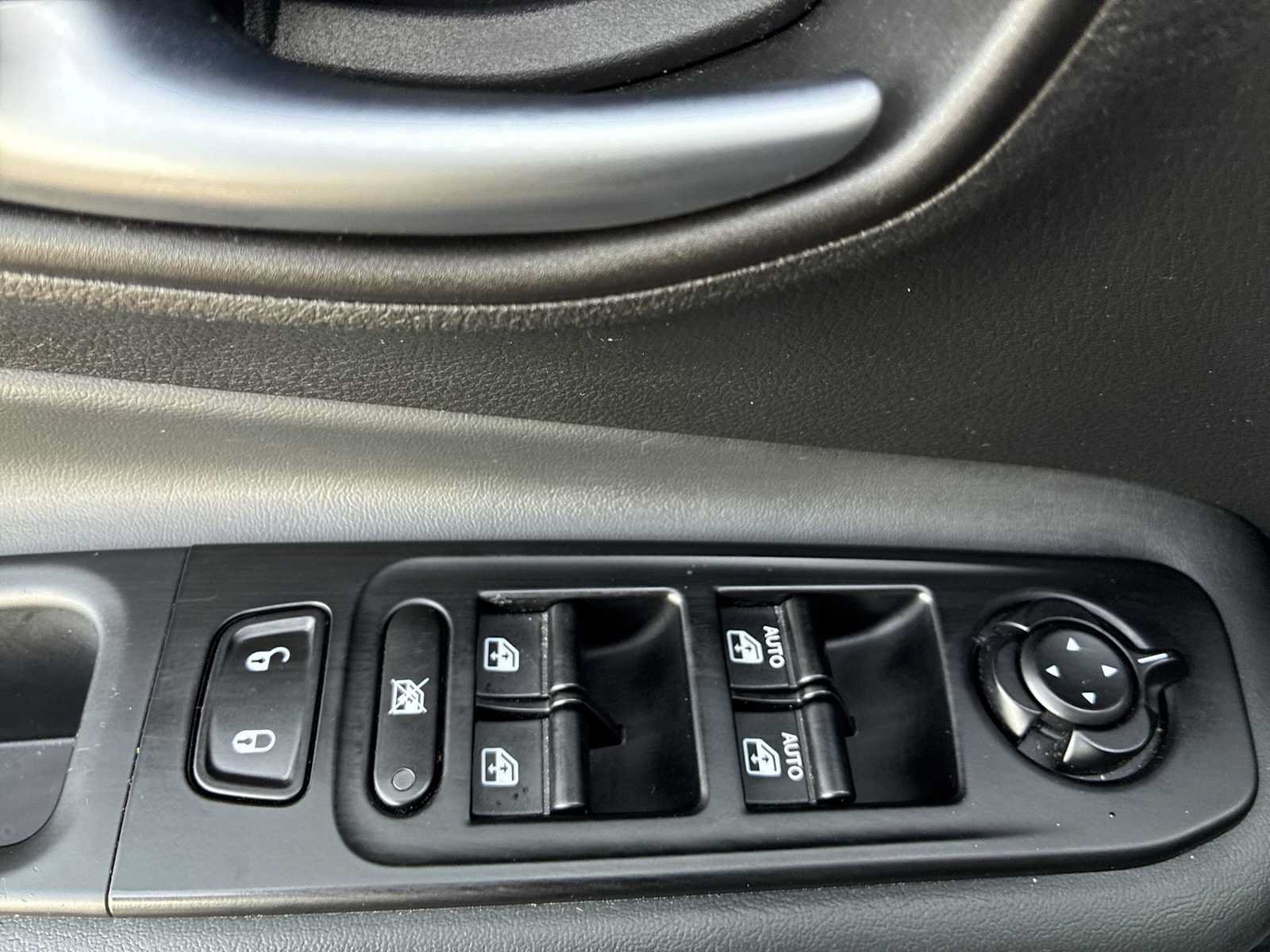Certified 2022 Jeep Renegade Altitude w/ Convenience Group AWD/4WD image 15