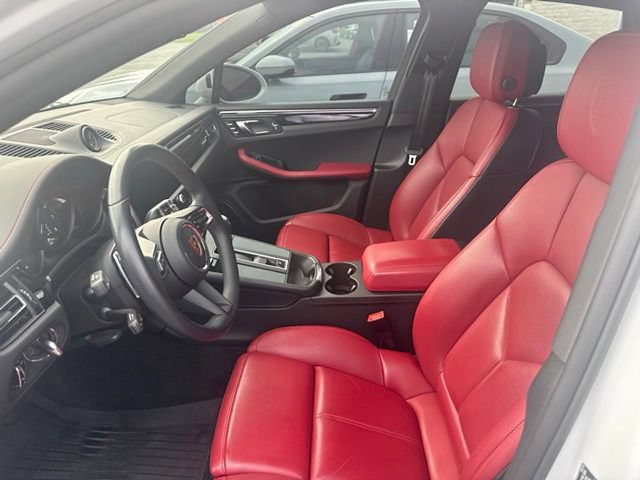 Used 2024 Porsche Macan AWD/4WD image 21