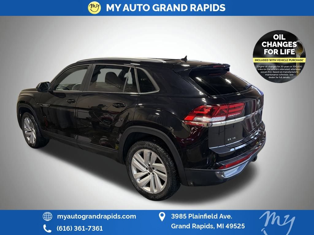 Used 2022 Volkswagen Atlas Cross Sport SE image 9