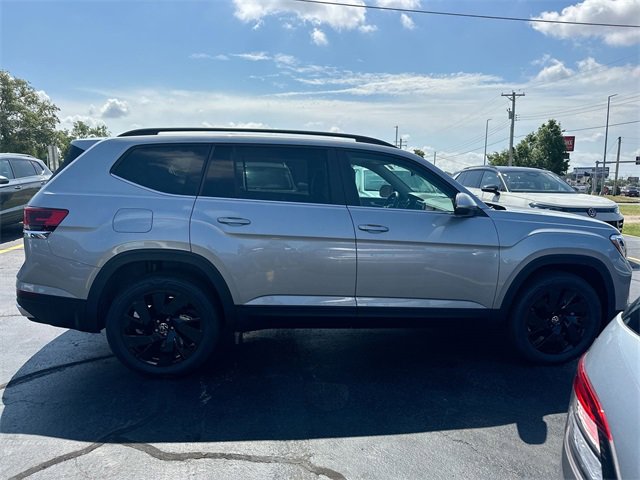 New 2025 Volkswagen Atlas SE image 30