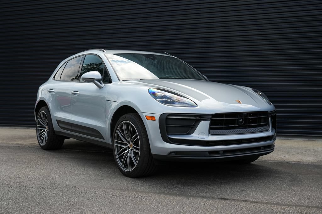 Certified 2026 Porsche Macan AWD/4WD image 39