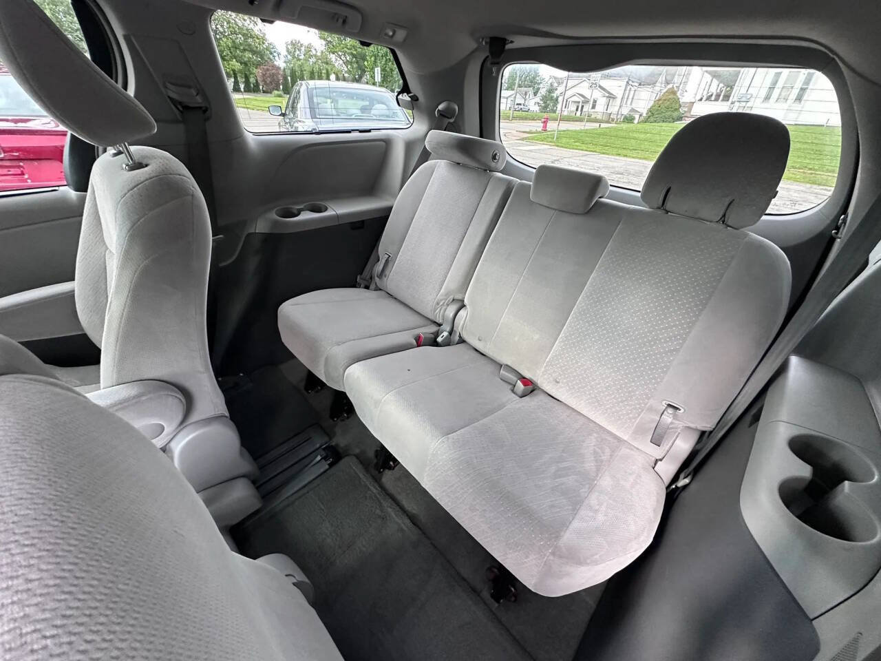Used 2015 Toyota Sienna LE FWD image 12