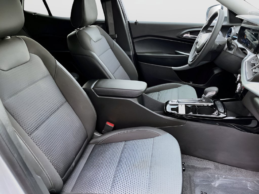 Used 2026 Chevrolet Trax LT FWD image 26