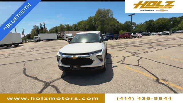 Used 2025 Chevrolet TrailBlazer LS w/ LS Convenience Package FWD image 3