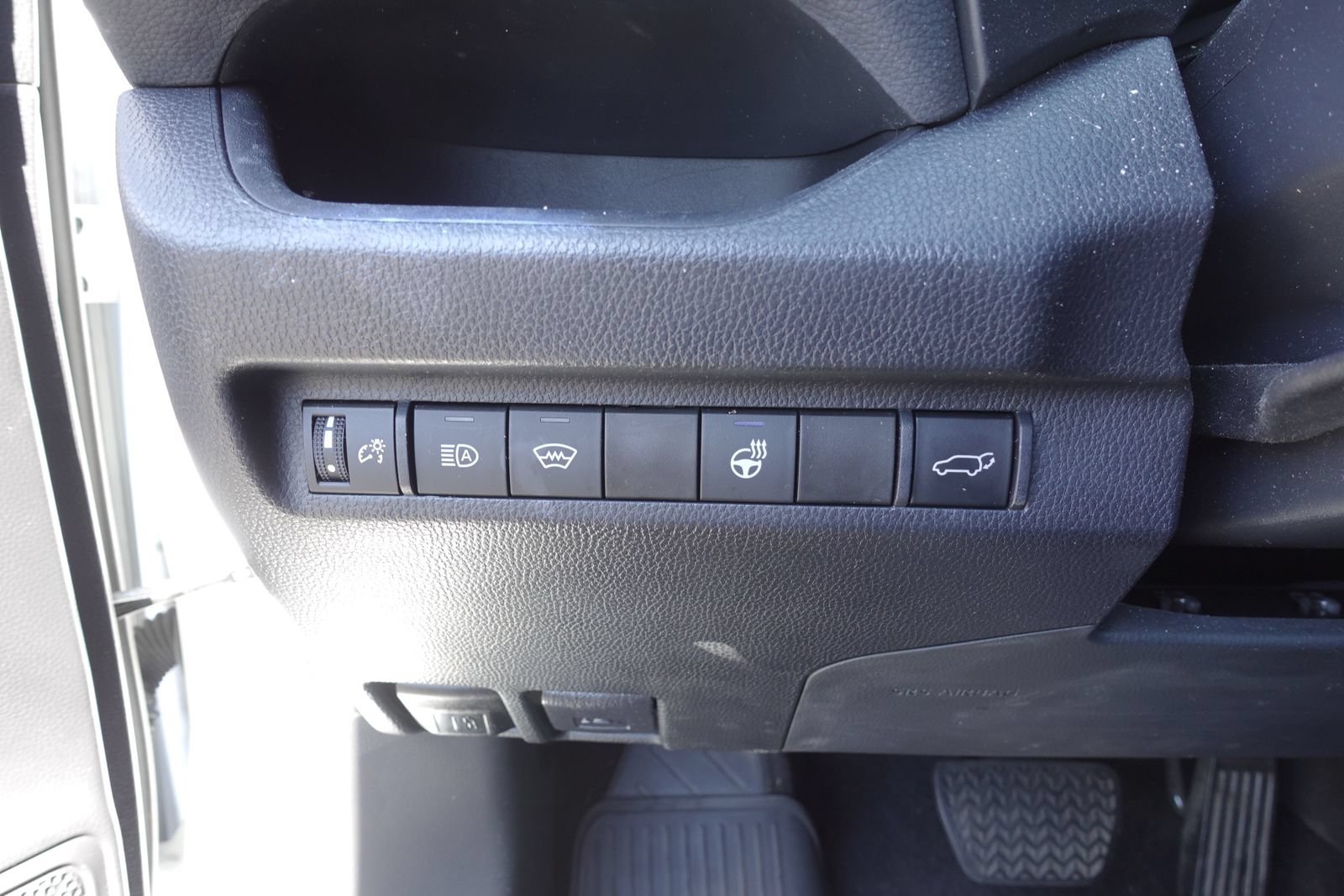 Used 2023 Toyota RAV4 XLE Premium FWD image 16