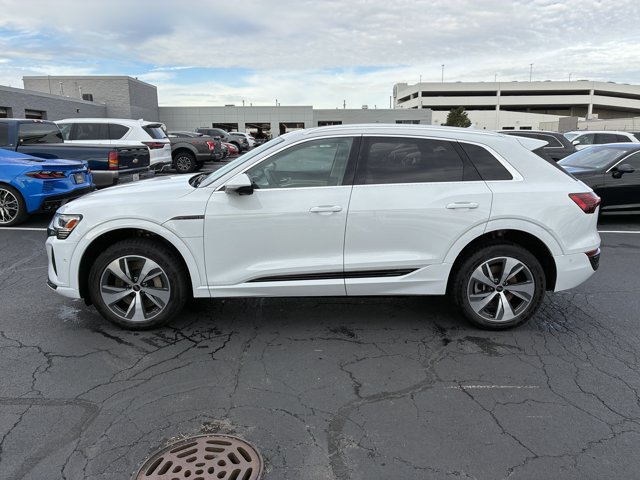 Used 2024 Audi Q8 e-tron Premium Plus w/ Premium Plus Package AWD/4WD image 8