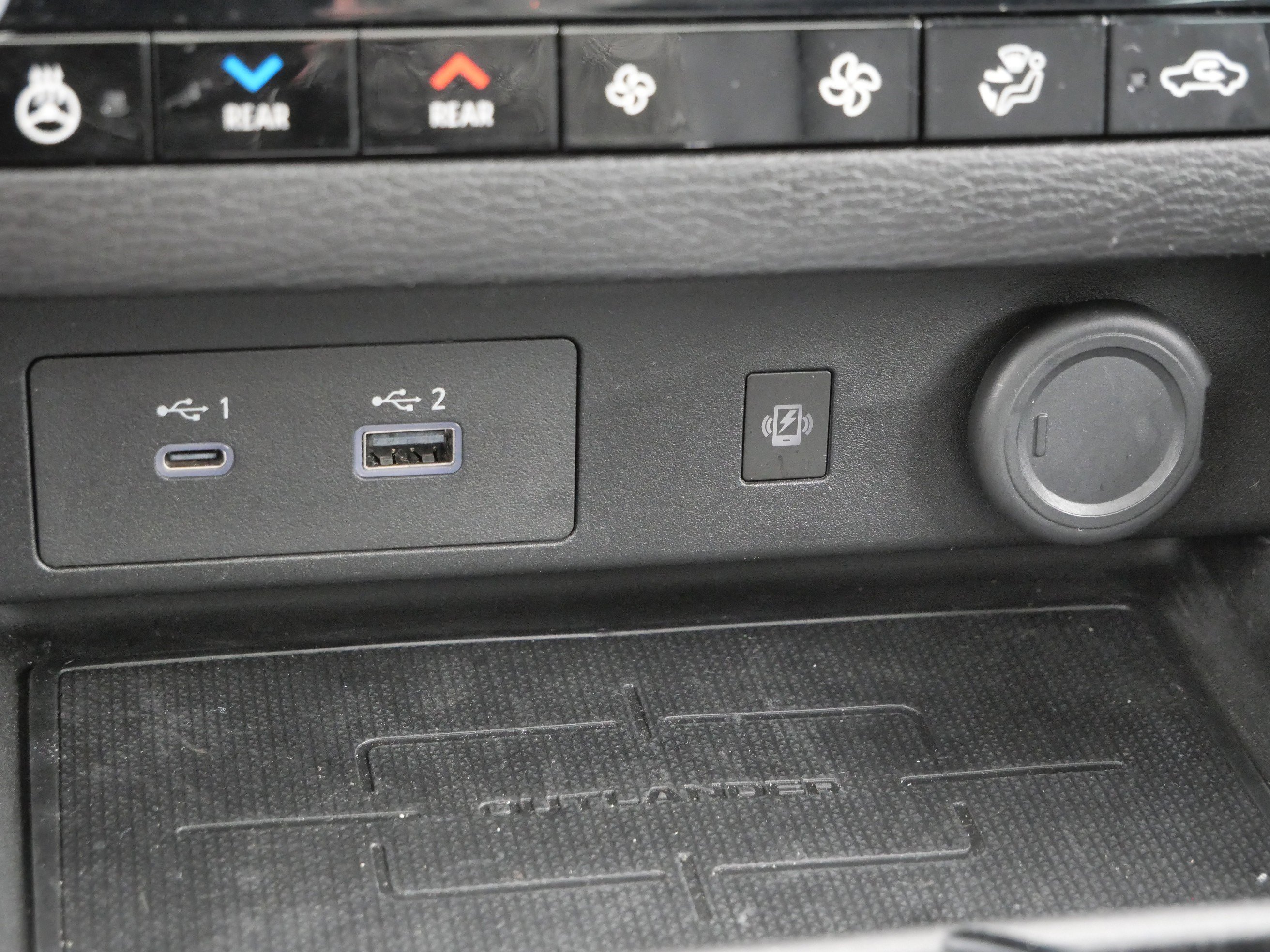 Used 2023 Mitsubishi Outlander SEL Black Edition image 29