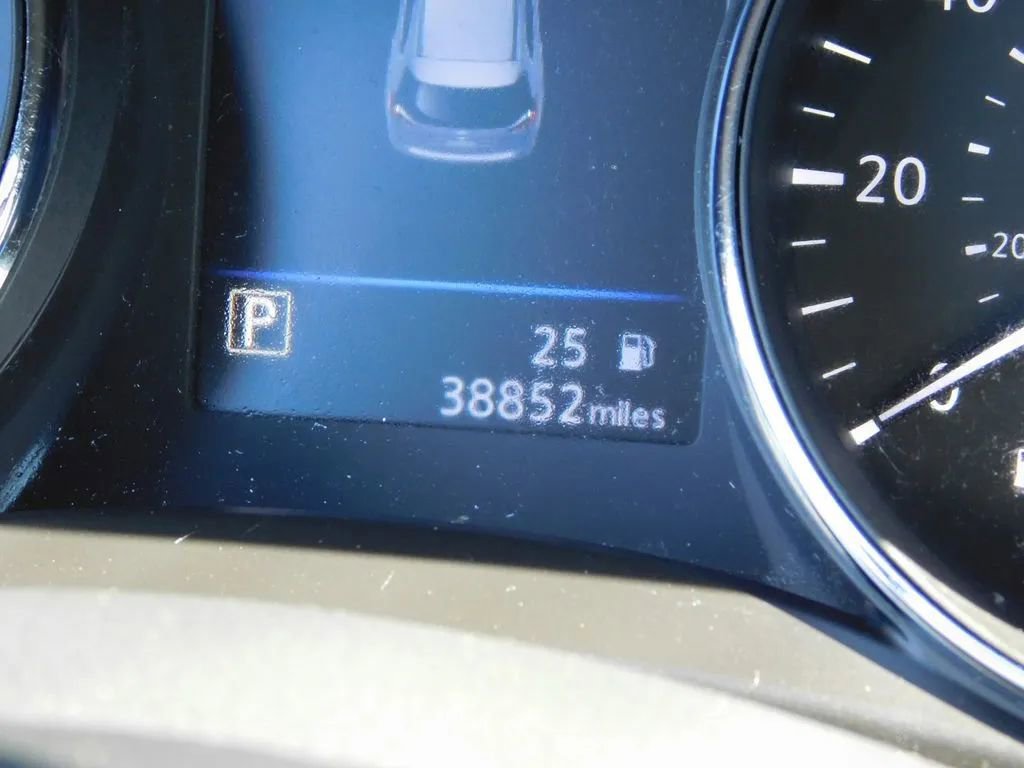 Used 2019 Nissan Rogue SL w/ Premium Package image 25