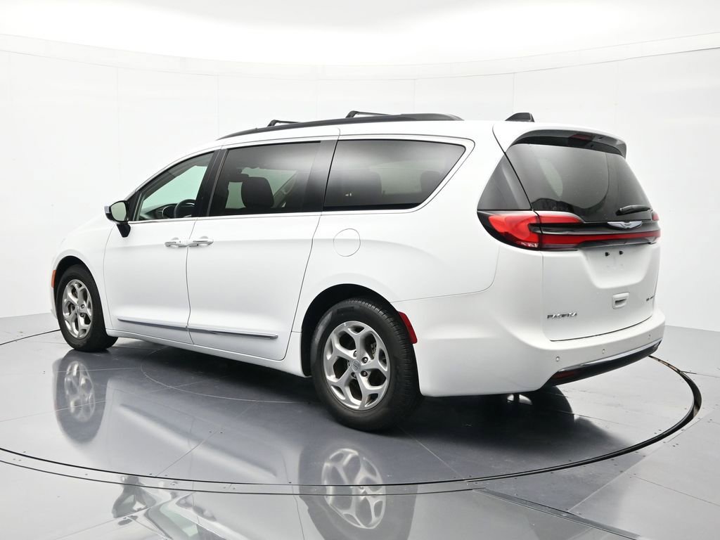 Used 2023 Chrysler Pacifica Limited image 8