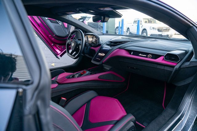 Used 2025 Lamborghini Revuelto image 43