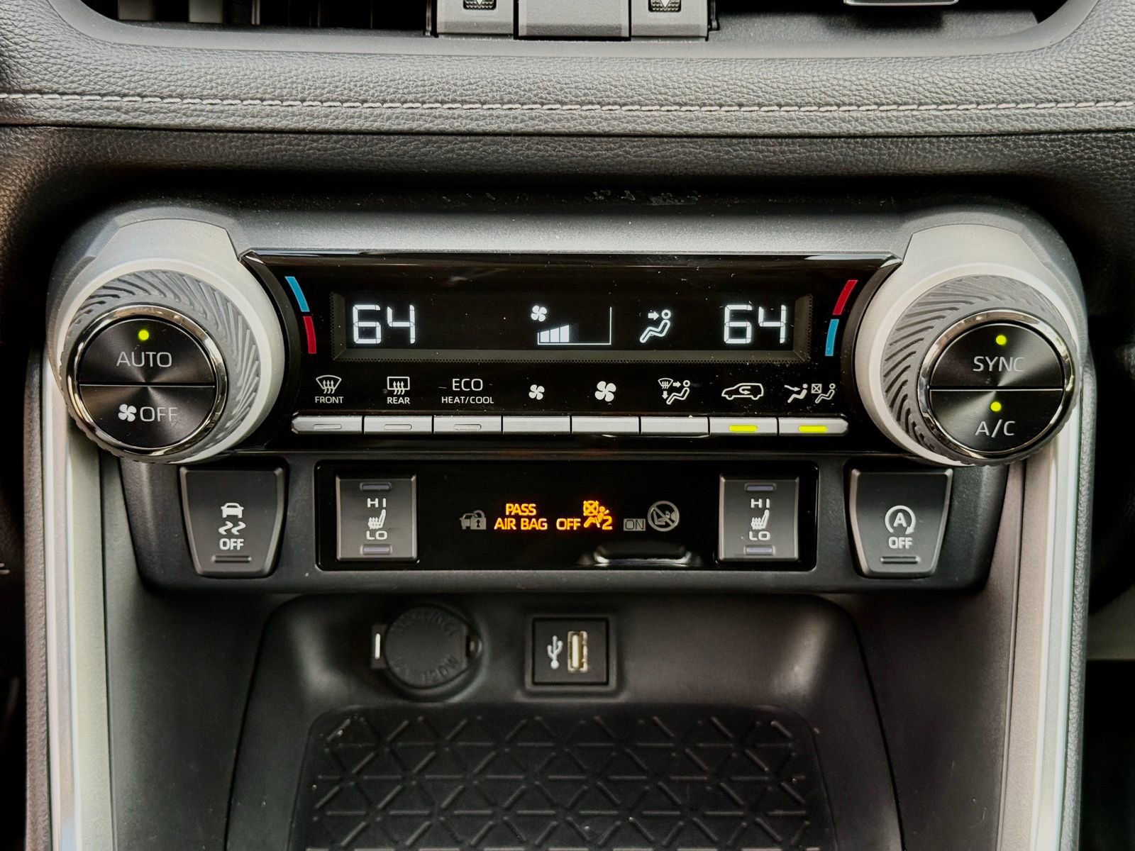 Used 2025 Toyota RAV4 XLE Premium w/ Weather Package FWD image 36