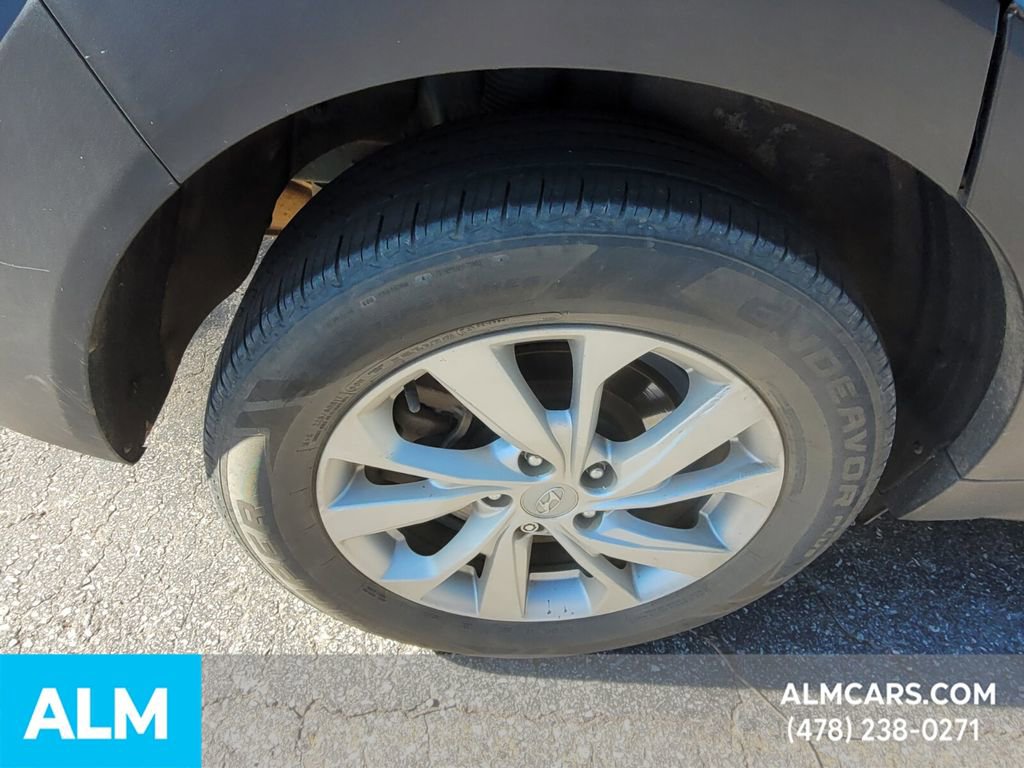 Used 2023 Hyundai Elantra Limited image 13