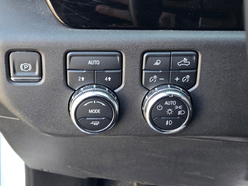 Used 2024 GMC Sierra 1500 SLT image 28