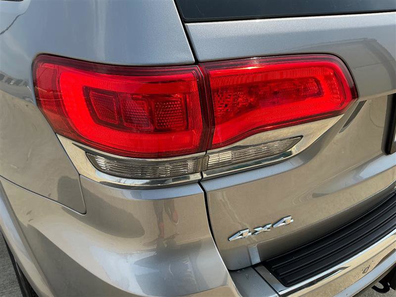 Used 2016 Jeep Grand Cherokee Overland w/ Advanced Technology Group AWD/4WD image 19