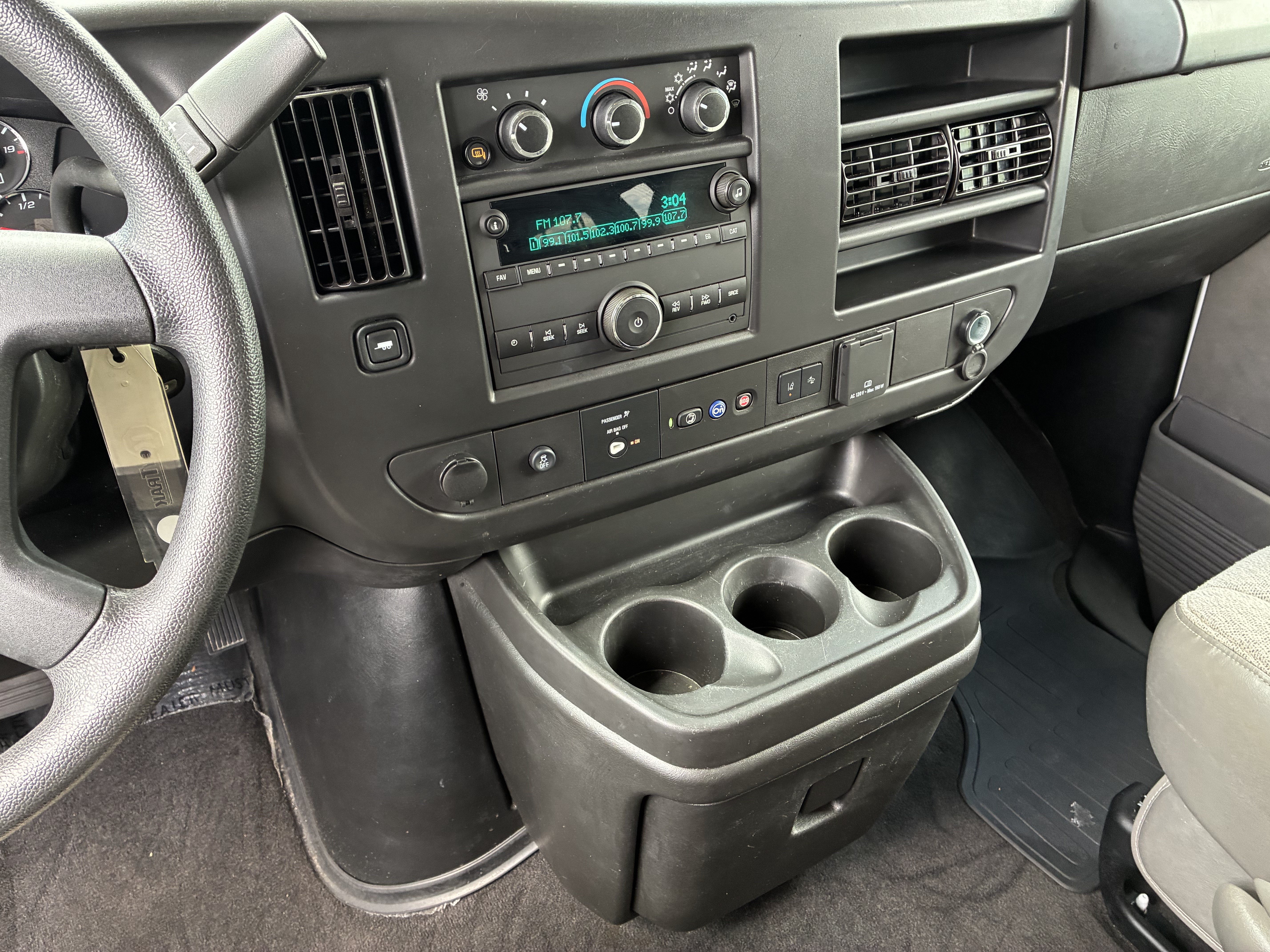 Used 2025 Chevrolet Express 3500 LT w/ LT Preferred Equipment Group RWD image 32
