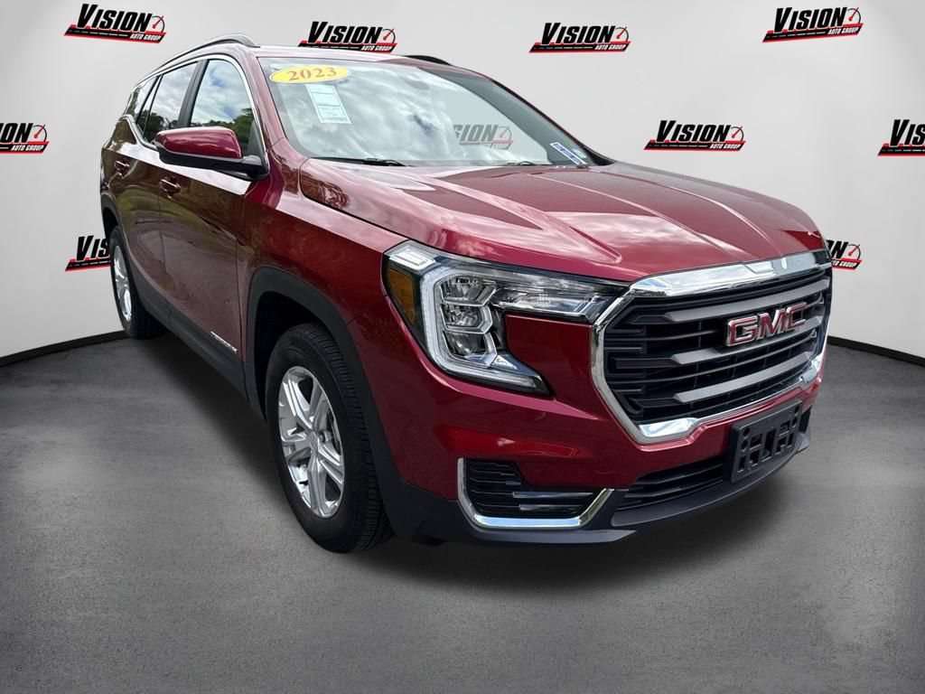 Used 2023 GMC Terrain SLE w/ Driver Convenience Package AWD/4WD image 3