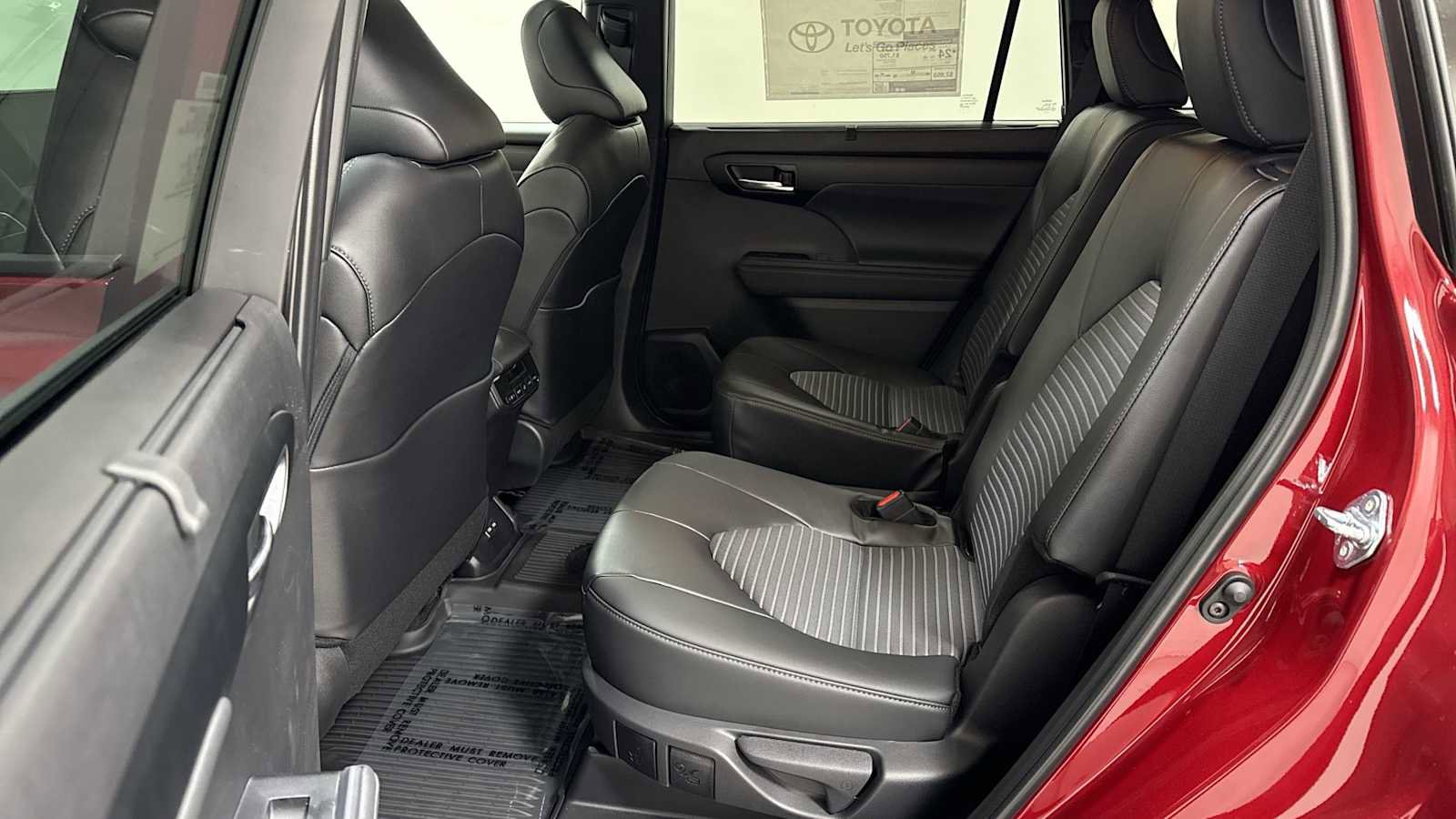 New 2026 Toyota Highlander XSE image 25