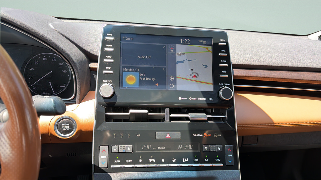 Used 2019 Toyota Avalon Limited FWD image 16