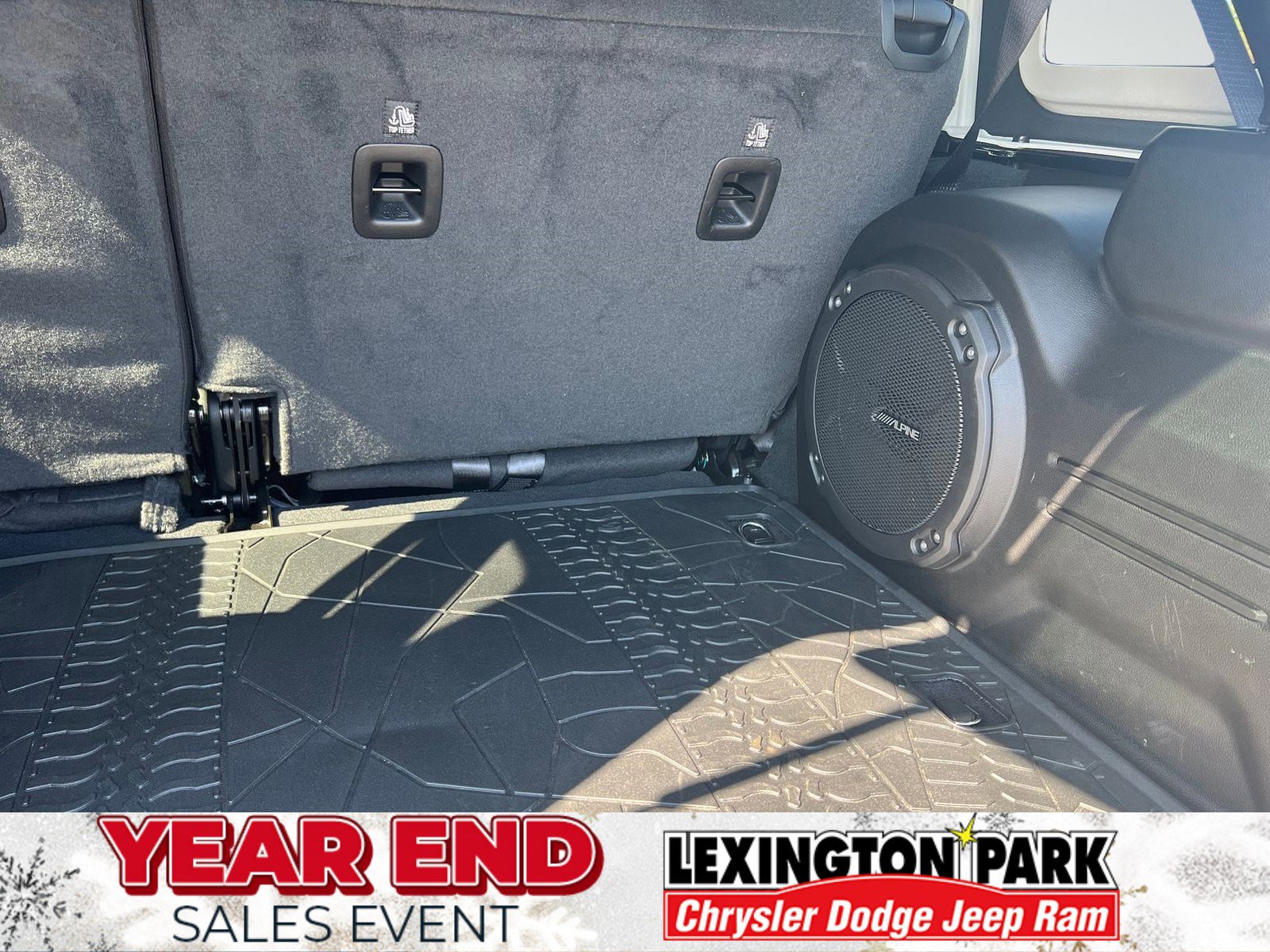 Used 2024 Jeep Wrangler Sahara w/ Technology Group image 8