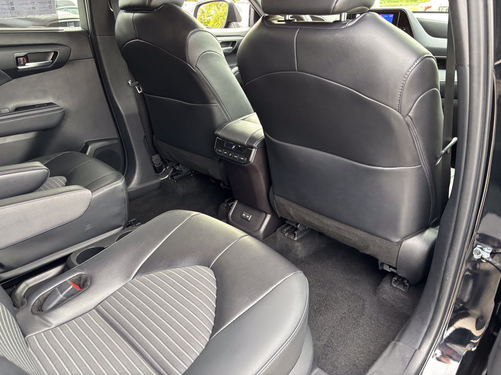 Used 2025 Toyota Highlander XSE AWD/4WD image 41