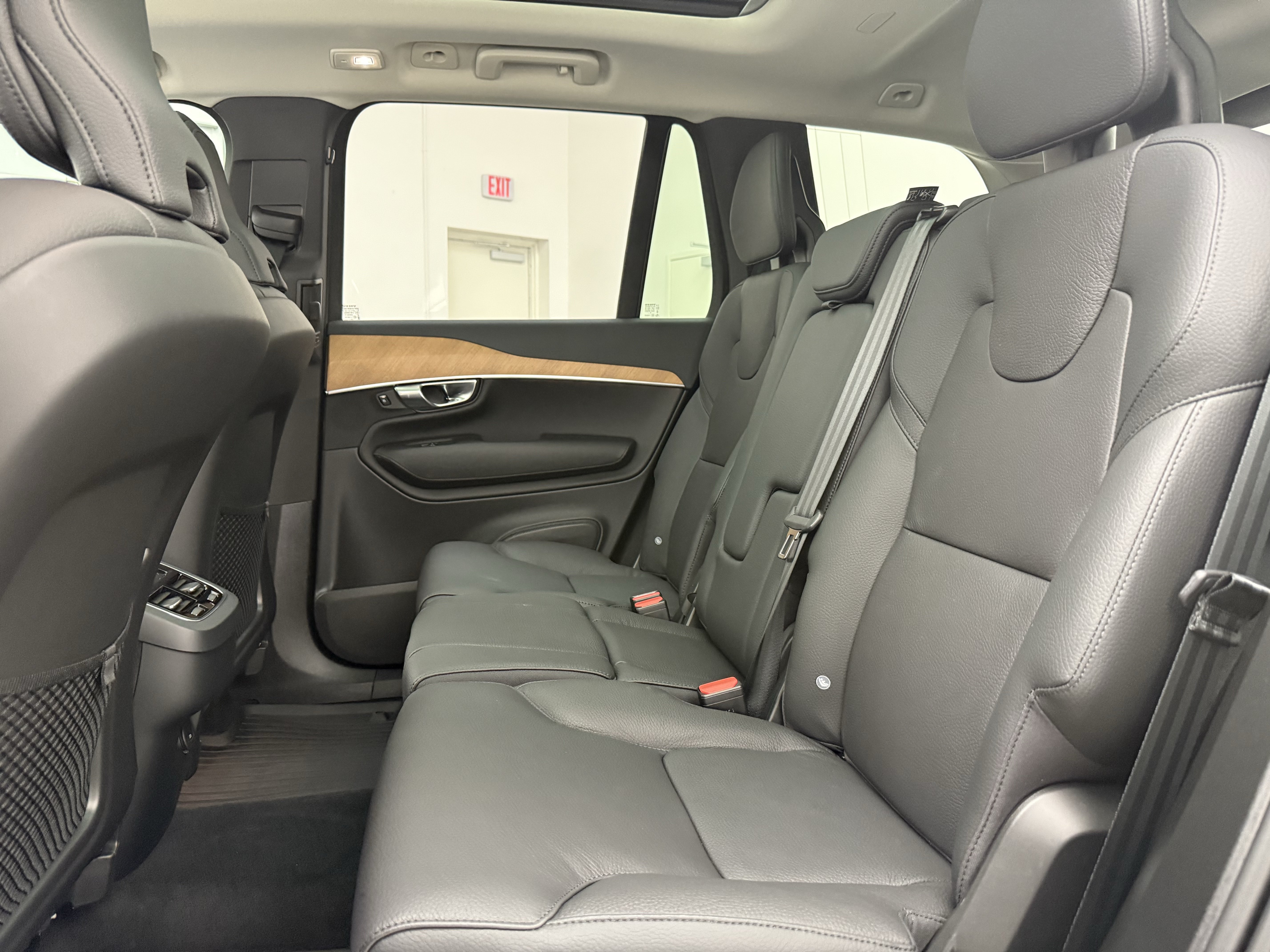 Certified 2024 Volvo XC90 B6 Plus AWD/4WD image 24