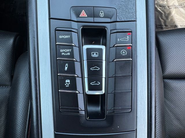 Used 2014 Porsche 911 Turbo image 24