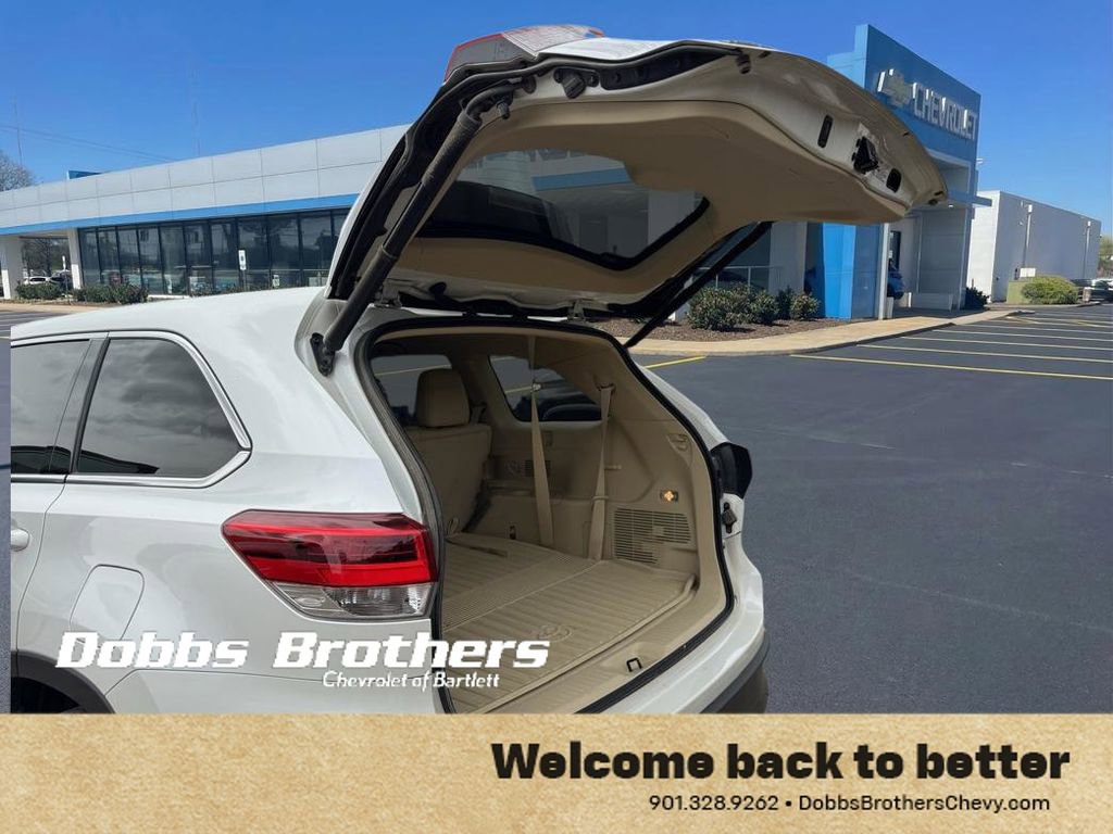 Used 2017 Toyota Highlander Plus image 18