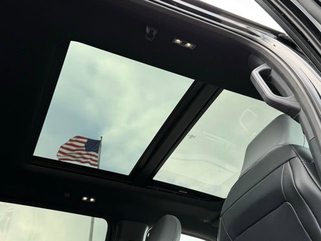 Certified 2022 Ford F150 Lightning Lariat w/ Equipment Group 511A High image 5