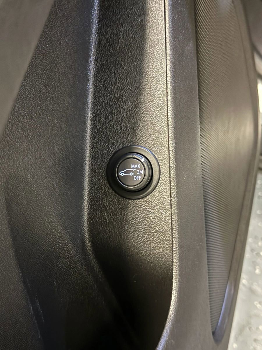 Used 2020 Chevrolet Equinox LT image 30