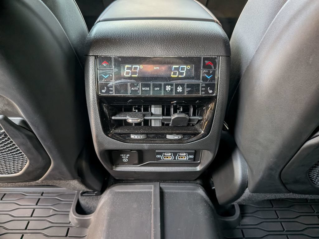 Used 2024 Jeep Grand Cherokee Summit w/ High Altitude Package AWD/4WD image 38