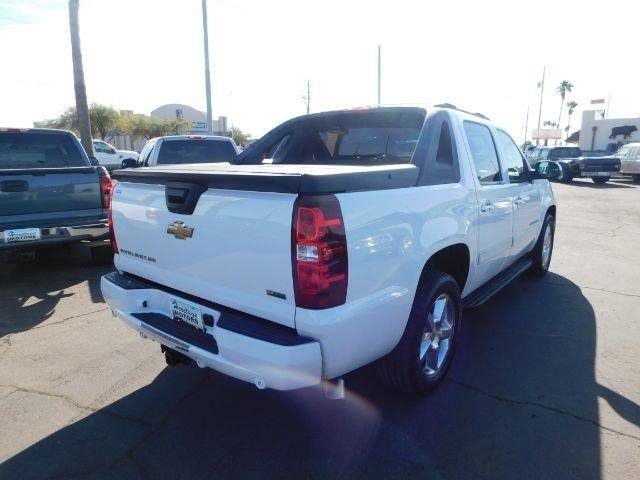 Used 2011 Chevrolet Avalanche LS w/ Regional Value Package RWD image 6