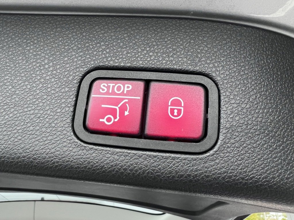 Used 2018 Mercedes-Benz GLS 450 4MATIC w/ Premium Package image 19