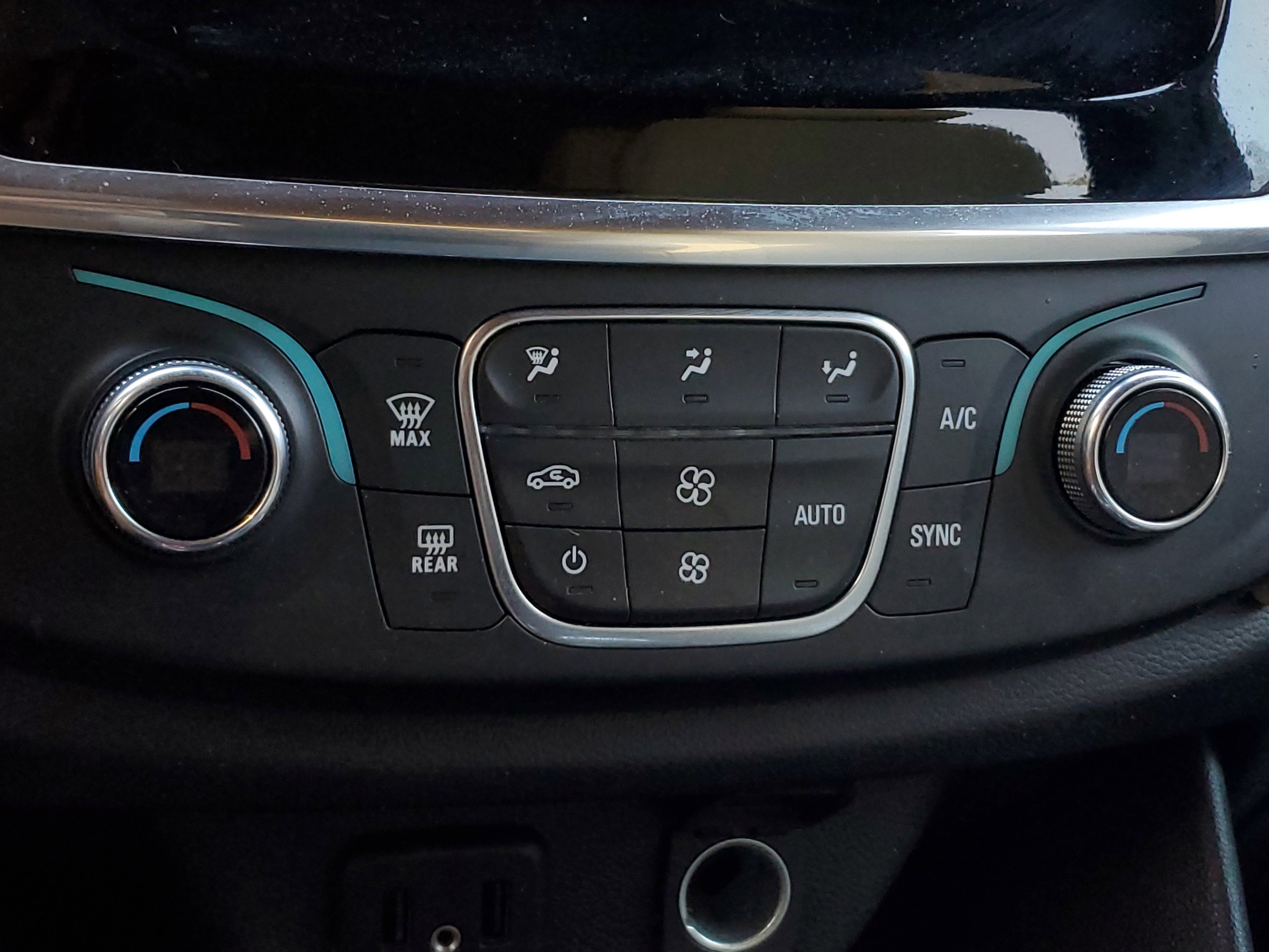 Used 2023 Chevrolet Traverse LS FWD image 26