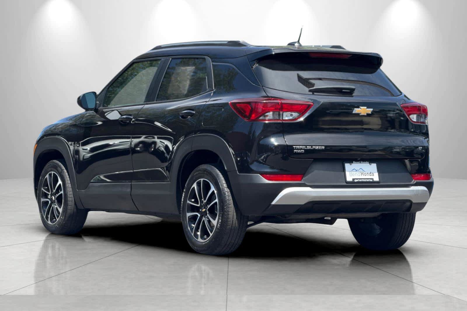 Used 2025 Chevrolet TrailBlazer LT AWD/4WD image 6