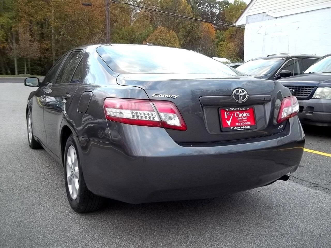 Used 2011 Toyota Camry LE image 2