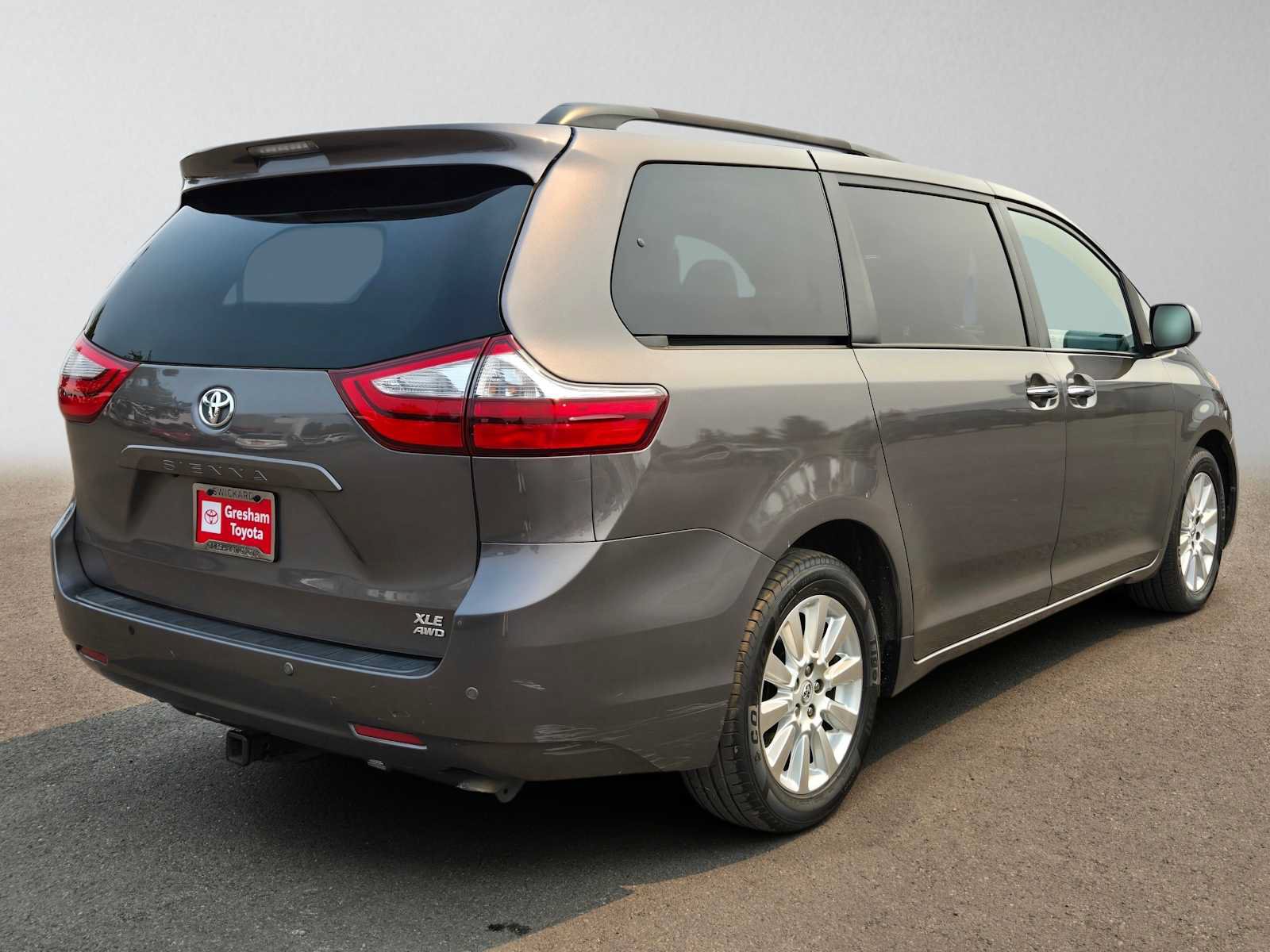 Used 2016 Toyota Sienna XLE Premium AWD/4WD image 3