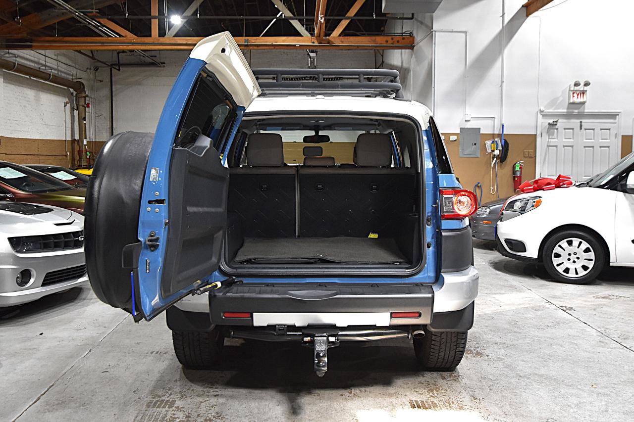 Used 2012 Toyota FJ Cruiser 4WD w/ Convenience Pkg image 41