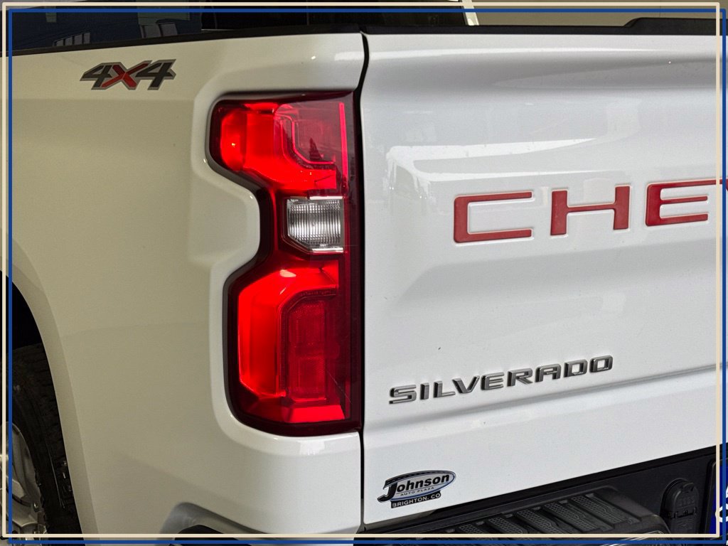 Used 2021 Chevrolet Silverado 1500 LTZ w/ LTZ Convenience Package II AWD/4WD image 12