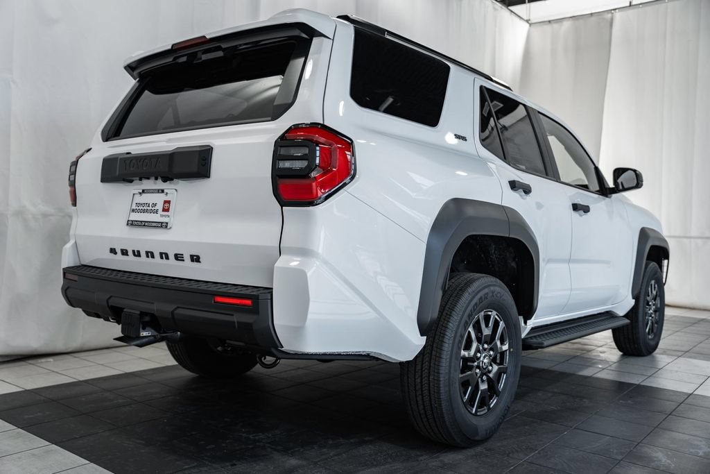 New 2026 Toyota 4Runner SR5 AWD/4WD image 4