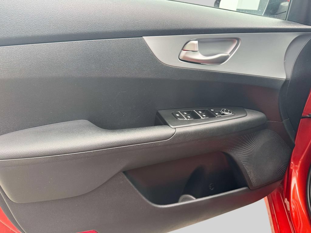 Used 2022 Kia Forte LXS FWD image 14